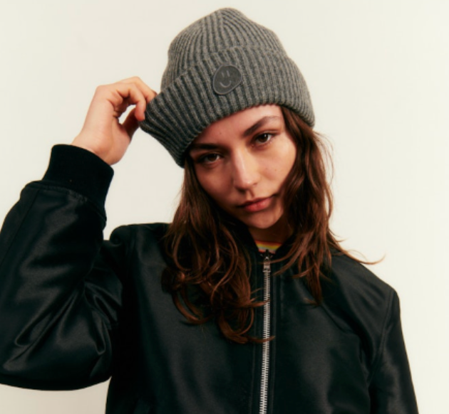 Smiley Cashmere Wool Beanie in Grey